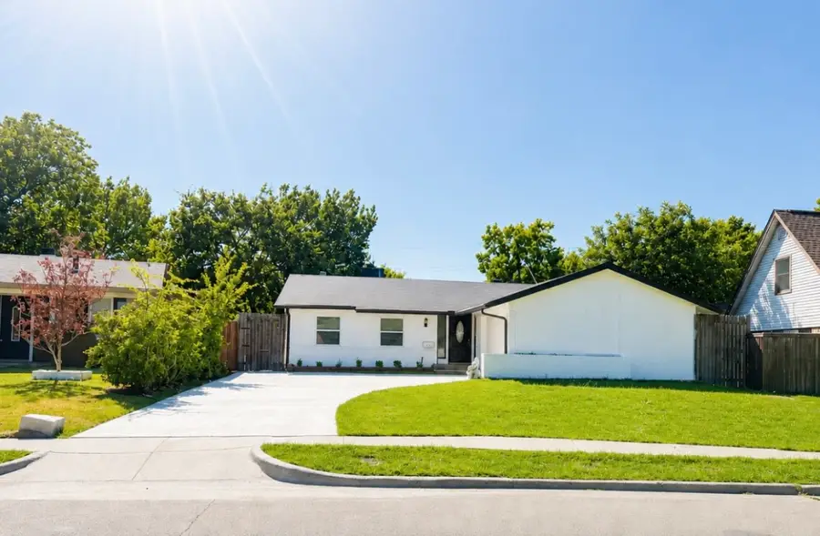 4142 Victoria Street, Irving, TX 75062 - #3