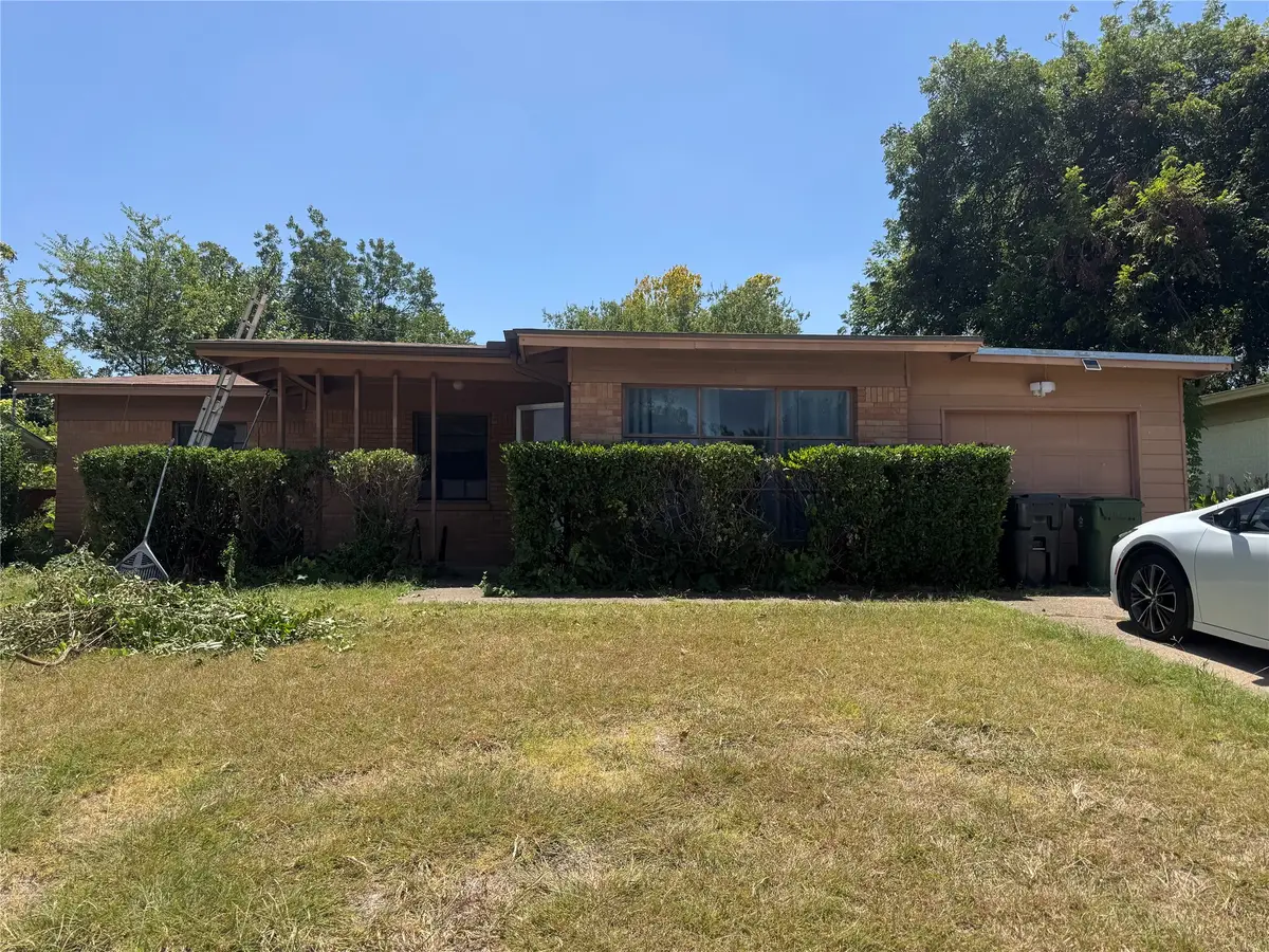 2204 Cloverdale Street, Arlington, TX 76010 - #1