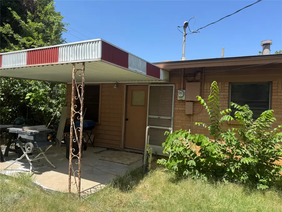 2204 Cloverdale Street, Arlington, TX 76010 - #2