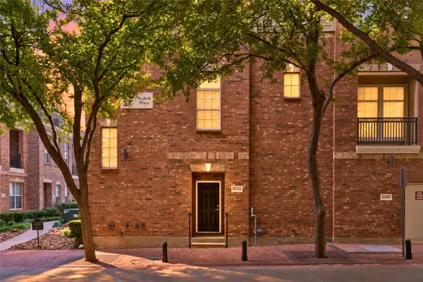 15745 Seabolt Place #51, Addison, TX 75001