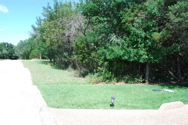 35033 Oakwood Drive, Whitney, TX 76692