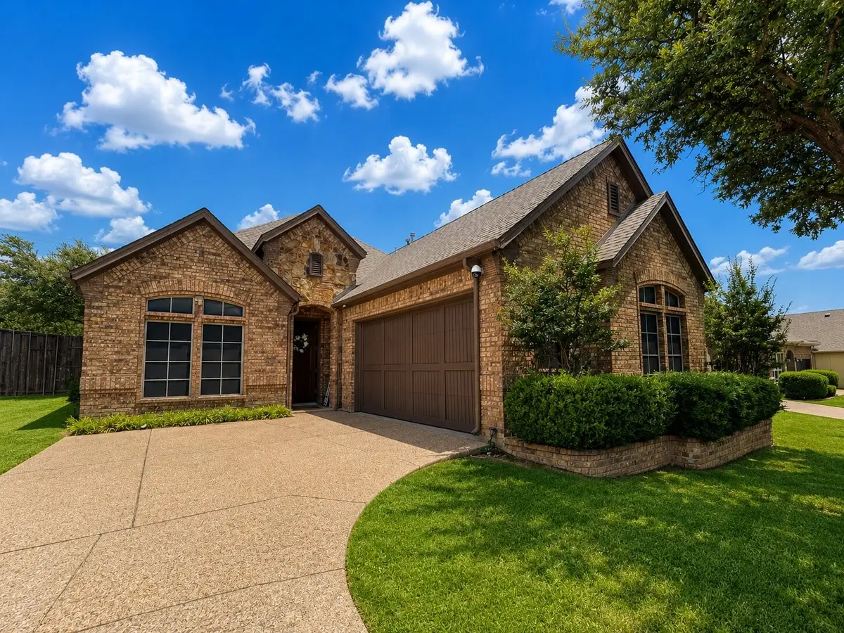 5801 Mira Lago Lane, Arlington, TX 76017 - #1