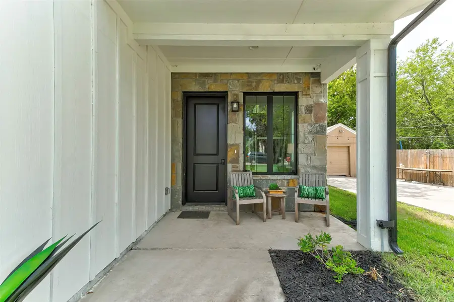 2928 Livingston Avenue, Fort Worth, TX 76110 - #2