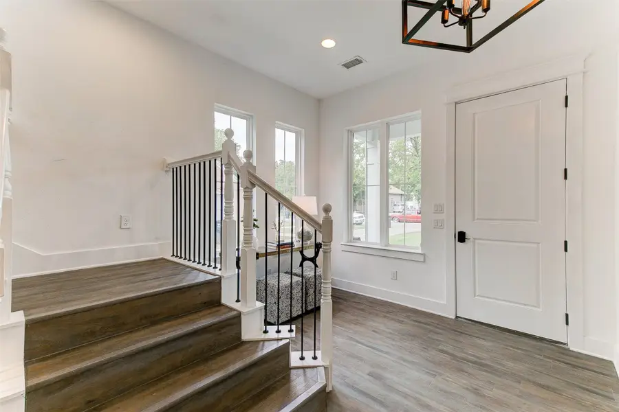 2928 Livingston Avenue, Fort Worth, TX 76110 - #3