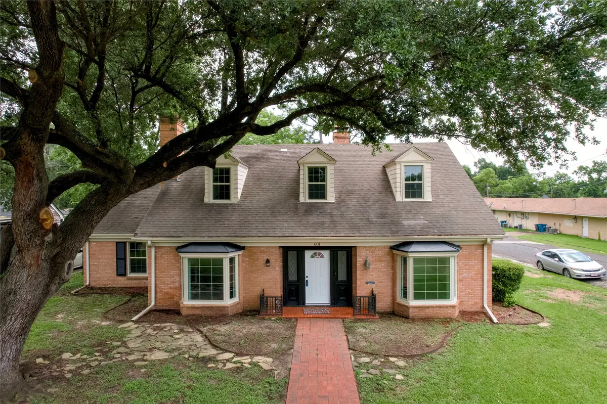 601 N 25th Street, Corsicana, TX 75110 - #1