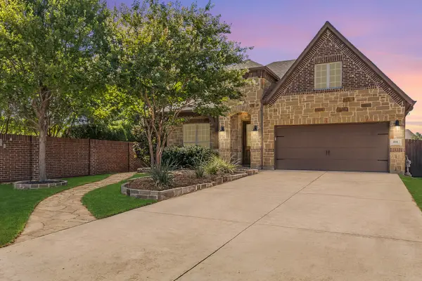 401 Middleton Drive, Roanoke, TX 76262