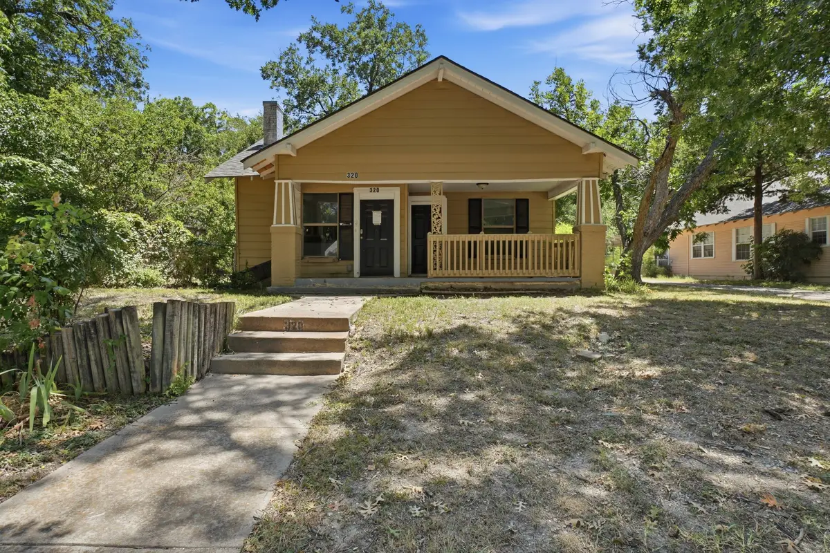 320 Kirven Avenue, Waxahachie, TX 75165 - #1