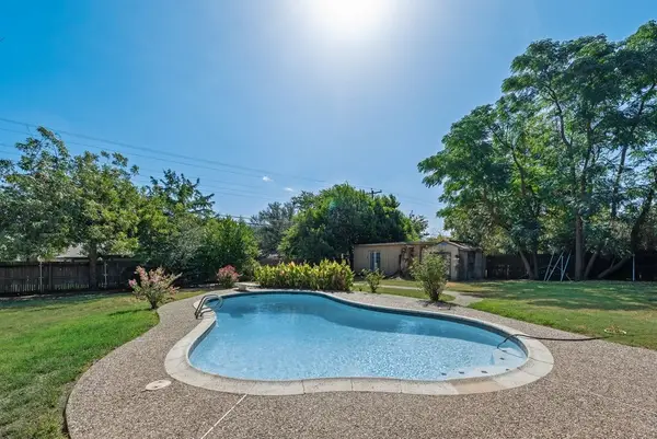 919 Surry Place Drive, Cleburne, TX 76033