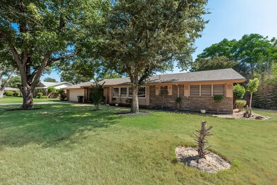 919 Surry Place Drive, Cleburne, TX 76033 - #2