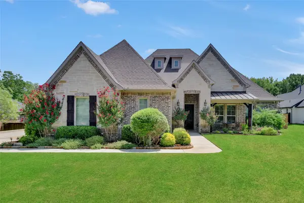 108 Falcon Crest Drive, Kennedale, TX 76060