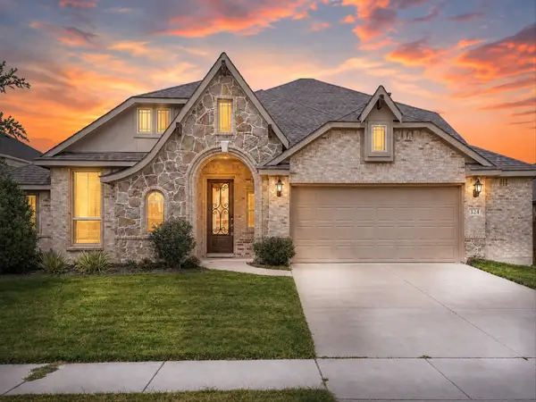 324 Roscoe Drive, Fate, TX 75087