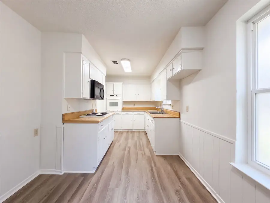 1136 Kris Street, Irving, TX 75060 - #2