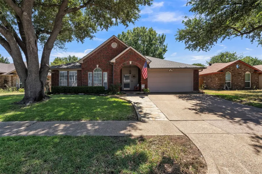 2741 White Oak Drive, Grand Prairie, TX 75052 - #2