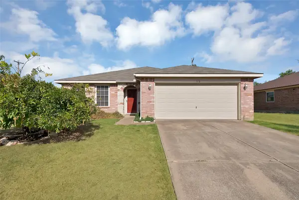112 Blackforest Road, Krum, TX 76249