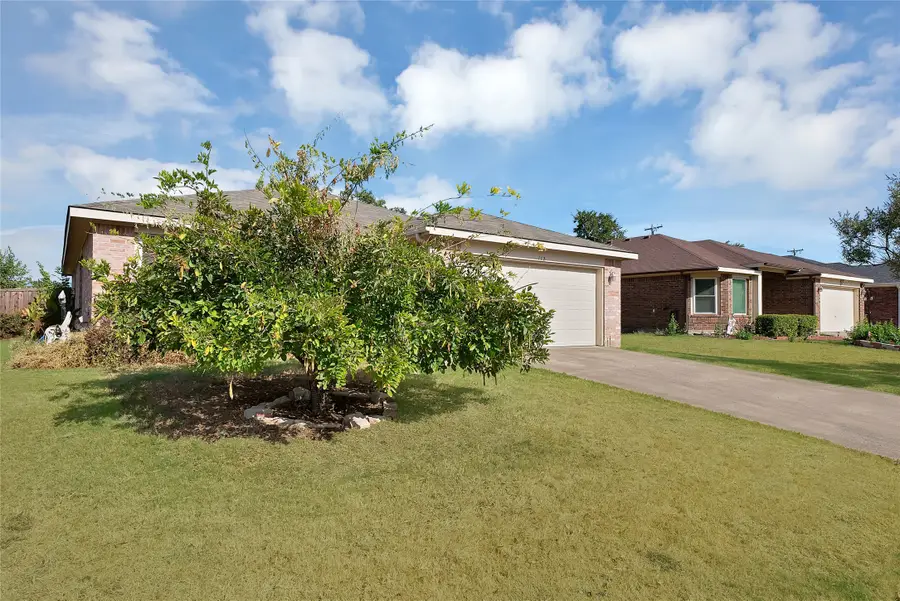 112 Blackforest Road, Krum, TX 76249 - #3