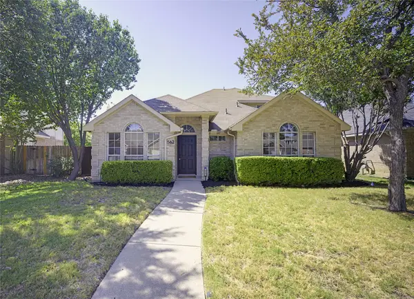 562 Continental Drive, Lewisville, TX 75067