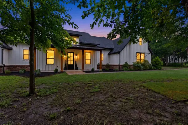 205 Deer Glade Court, Azle, TX 76020