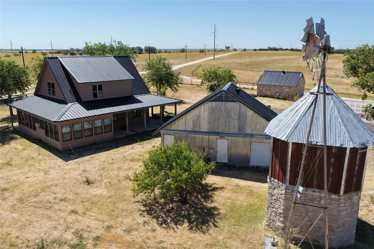 6610 Cr 431, Jonesboro, TX 76538 - #1