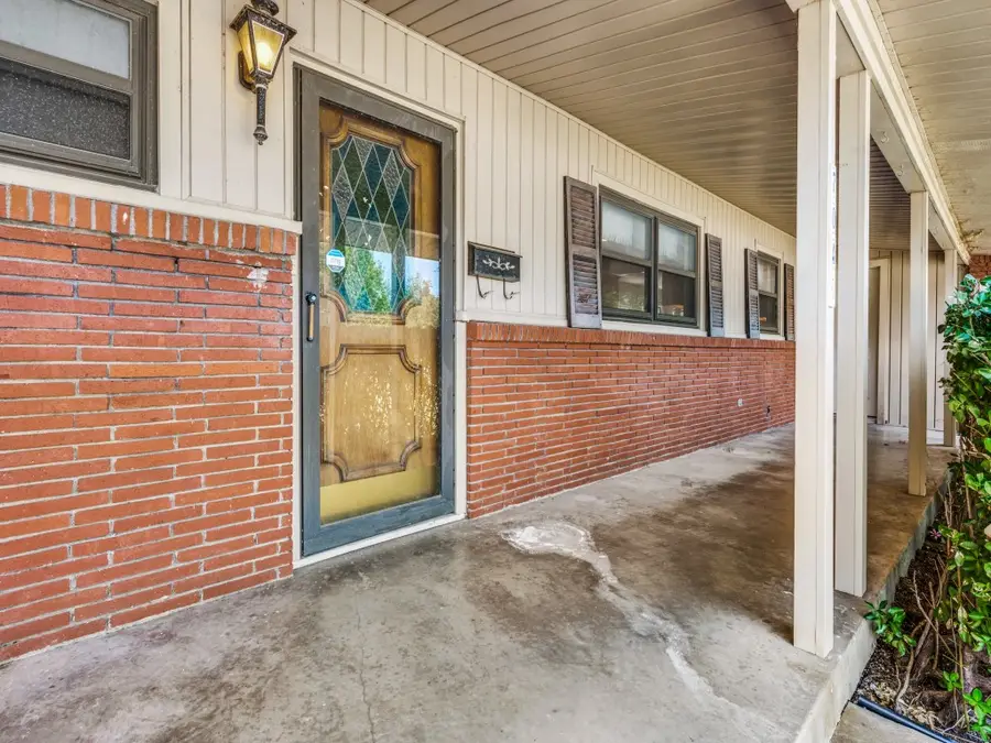 7040 Brooks Avenue, Richland Hills, TX 76118 - #2