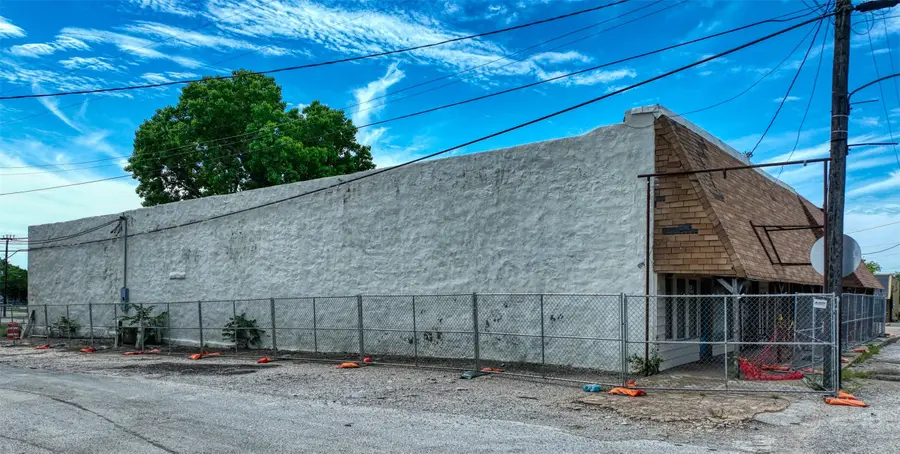 110 N Wickham Street, Alvord, TX 76225 - #3