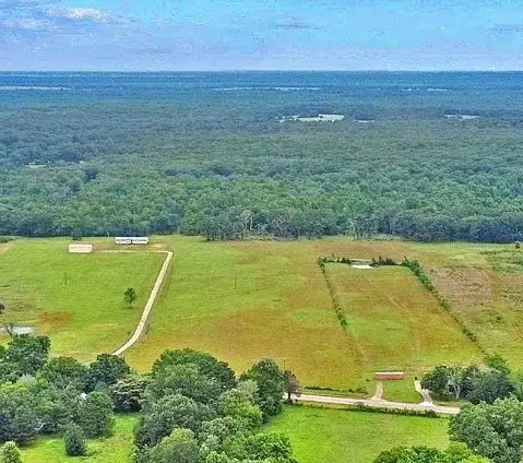 560 W Fm-71, Mt Pleasant, TX 75455