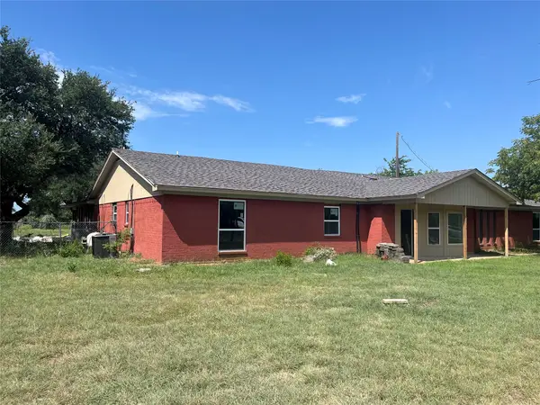 825 Alan Drive, Burleson, TX 76028