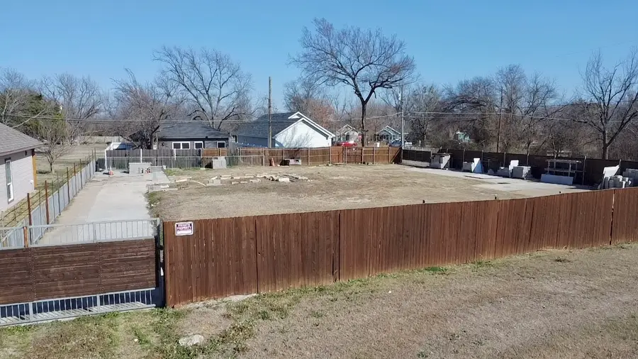 426 Sabine Avenue, Cleburne, TX 76031 - #2