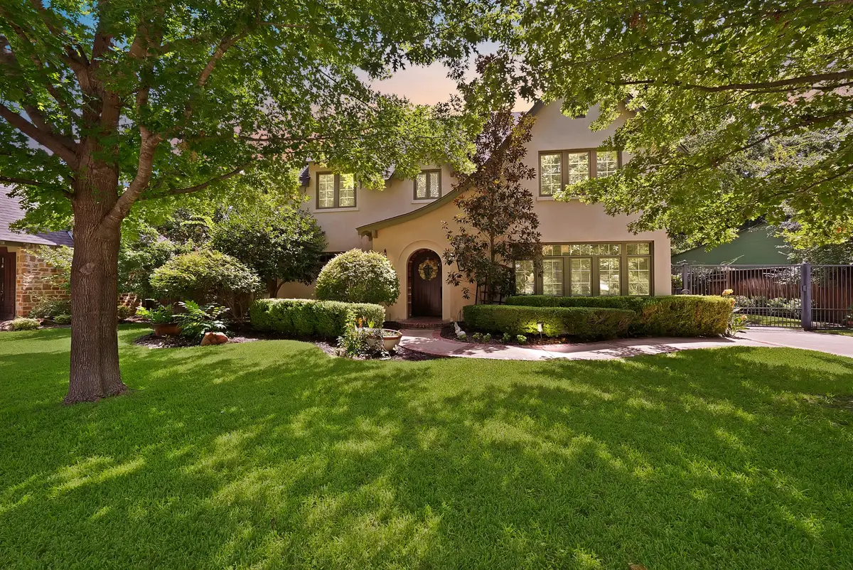 860 N Bailey Avenue, Fort Worth, TX 76107 - #1