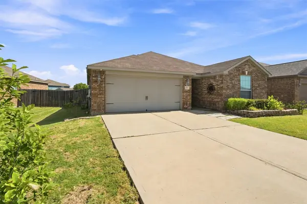 157 Presidents Way, Venus, TX 76084