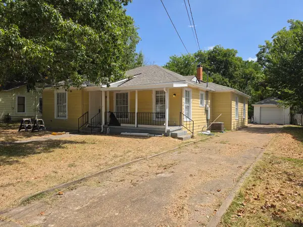1033 Lockhart, Sherman, TX 75092
