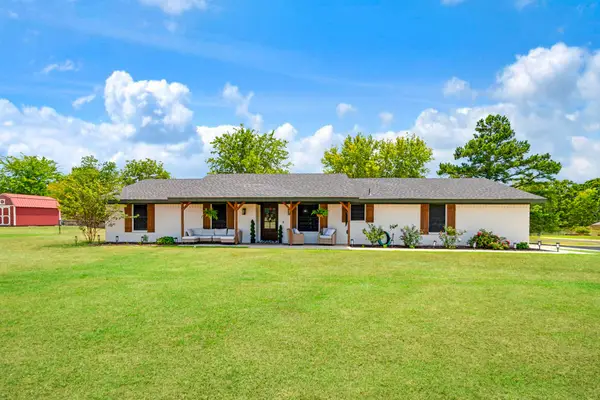 19 County Road 43040, Powderly, TX 75473
