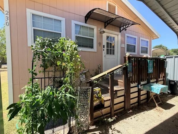 230 Treasure Beach, Comanche, TX 76442