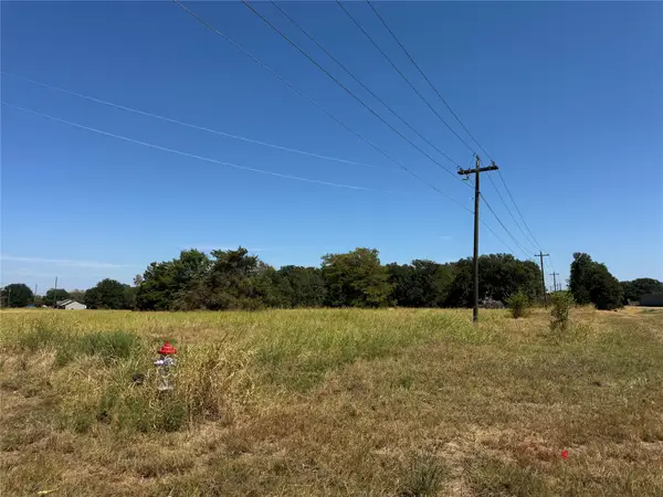 3240 Recreational Road 3, Bonham, TX 75418