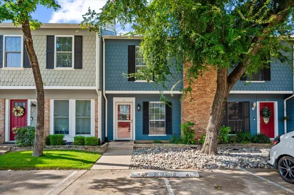41 Abbey Road, Euless, TX 76039