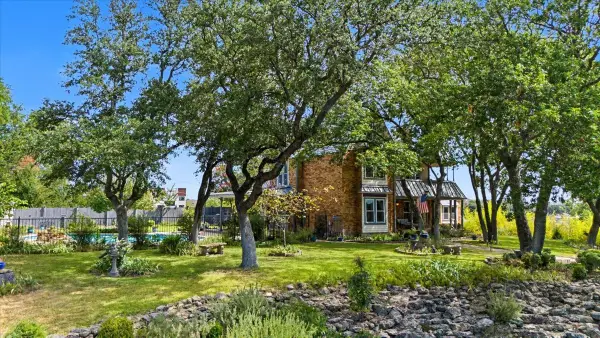 8941 Crest Wood Drive, Fort Worth, TX 76179