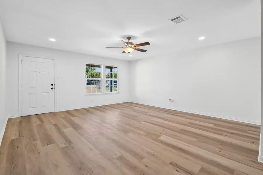 4920 S Peachtree Road, Balch Springs, TX 75180 - #2