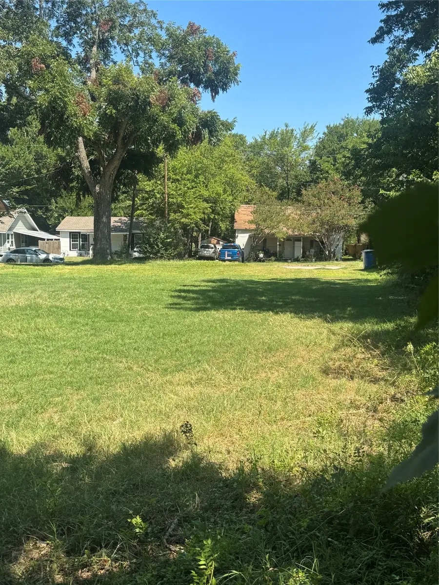 735 W 1st Avenue, Corsicana, TX 75110 - #3