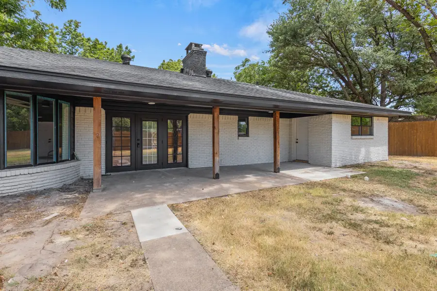 729 Surrey Circle, Grand Prairie, TX 75050 - #2