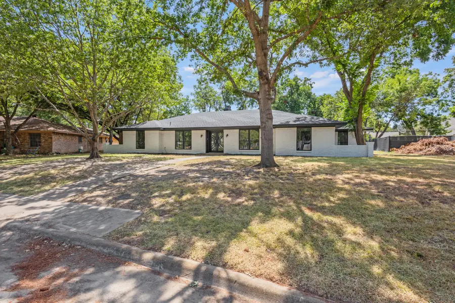 729 Surrey Circle, Grand Prairie, TX 75050 - #3