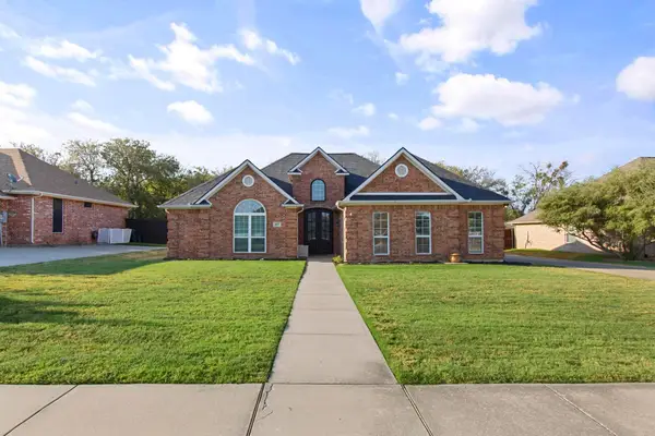 417 Valley View Lane, Krum, TX 76249