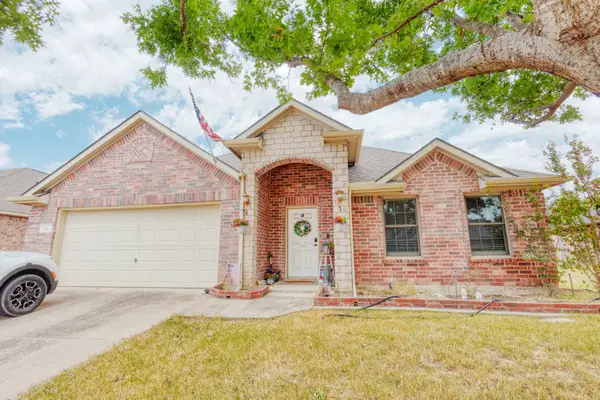 18 Pleasant Valley, Sanger, TX 76266