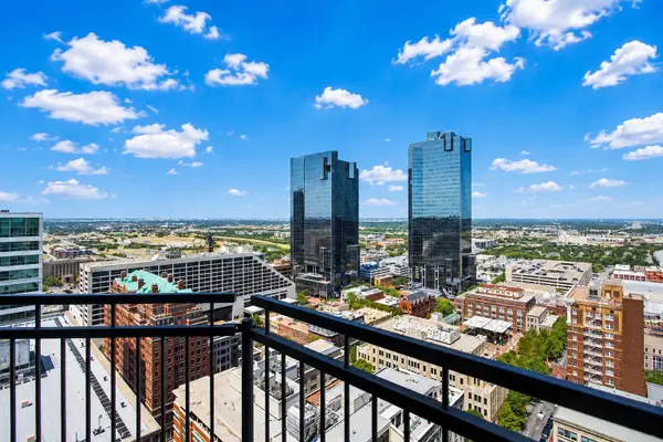500 Throckmorton Street #2202, Fort Worth, TX 76102