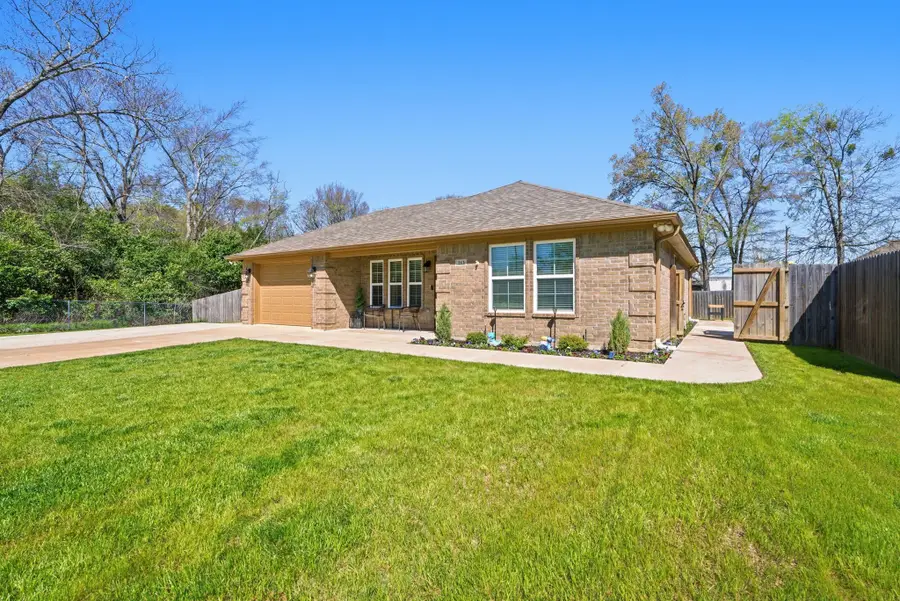 213 Freeman Street, Lindale, TX 75771 - #2