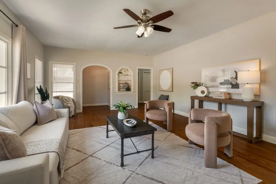 805 S Tyler Street, McGregor, TX 76657 - #3
