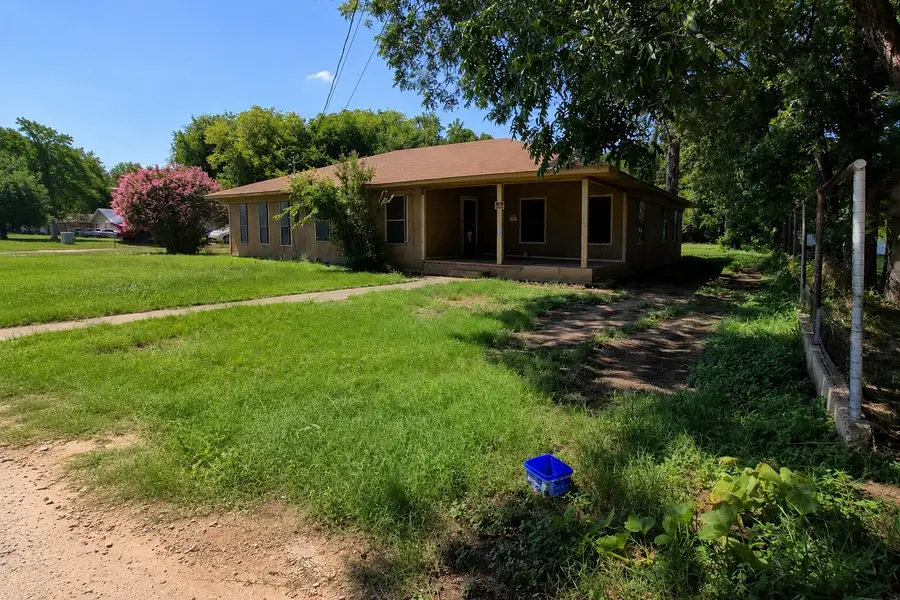 308 E Patterson Street, Eastland, TX 76448 - #3