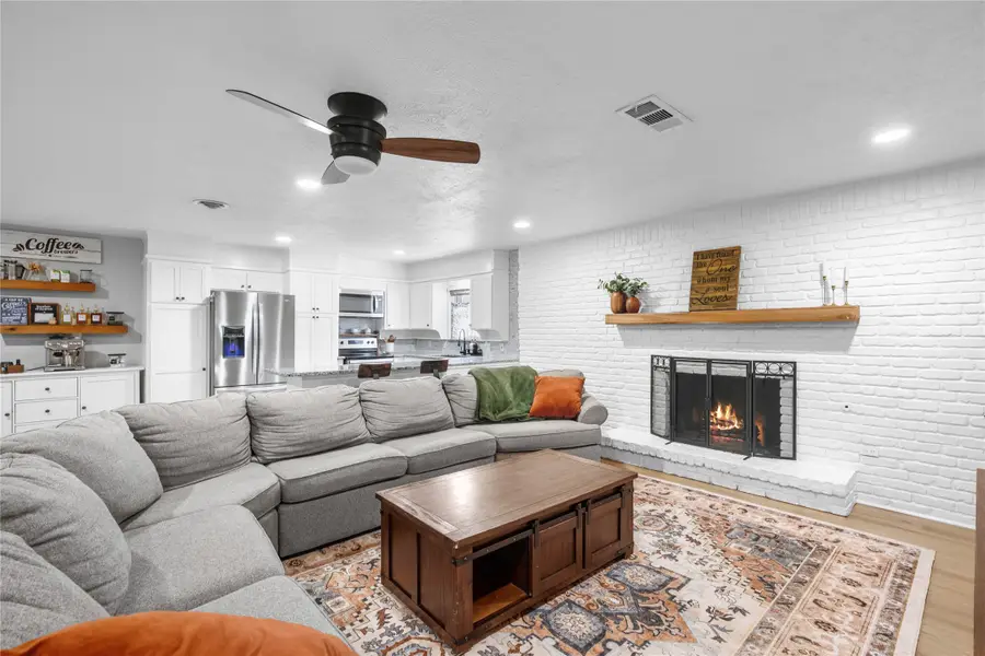 213 Wilshire Drive, Euless, TX 76040 - #2