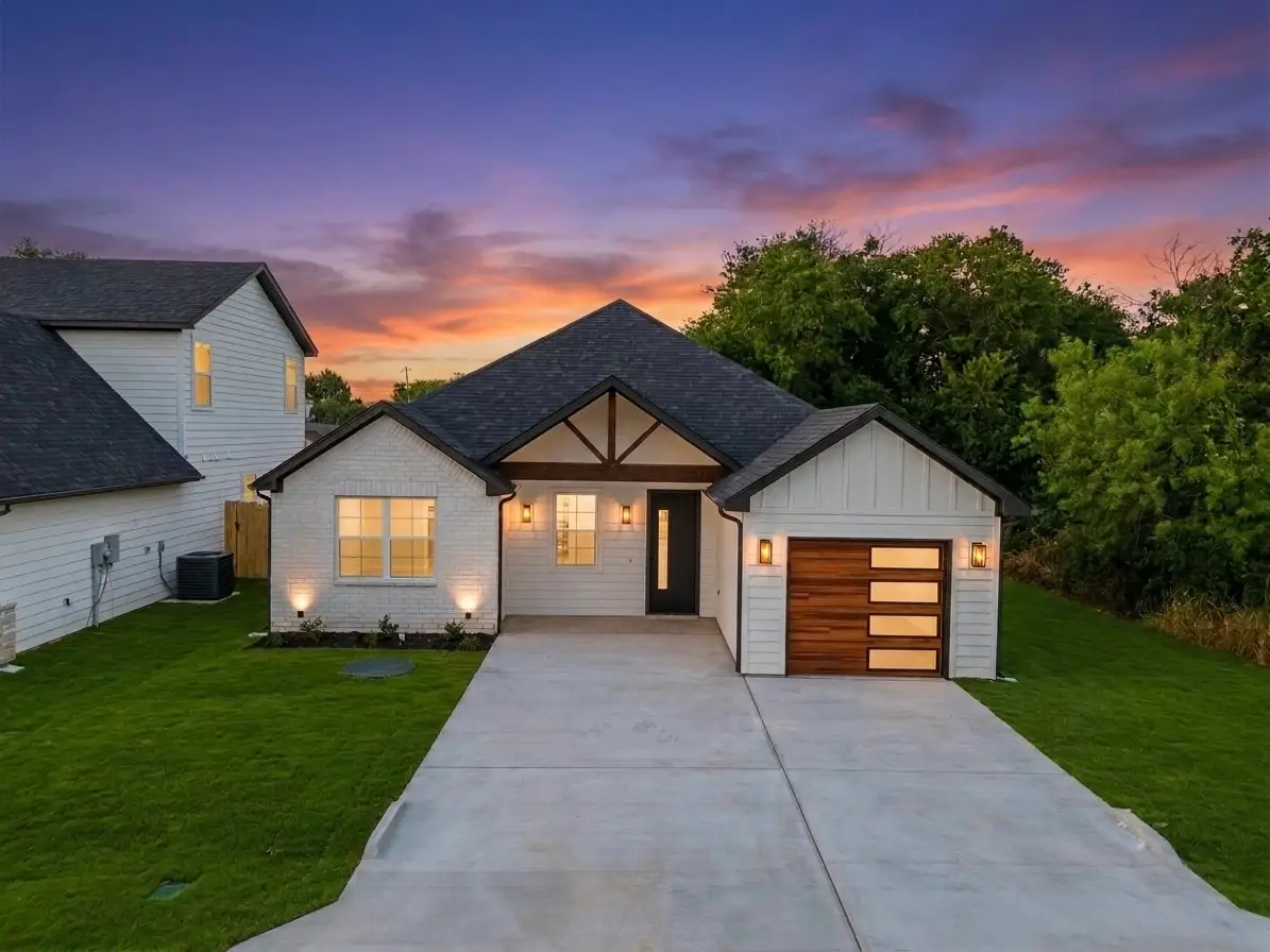 5555 Mercedes Circle, Granbury, TX 76048 - #1