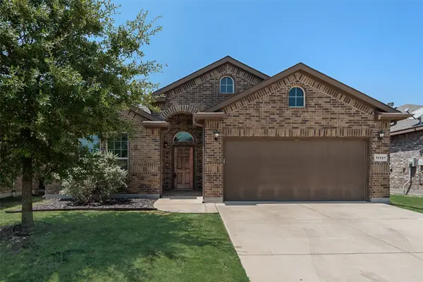 11321 Gold Canyon Drive, Fort Worth, TX 76052
