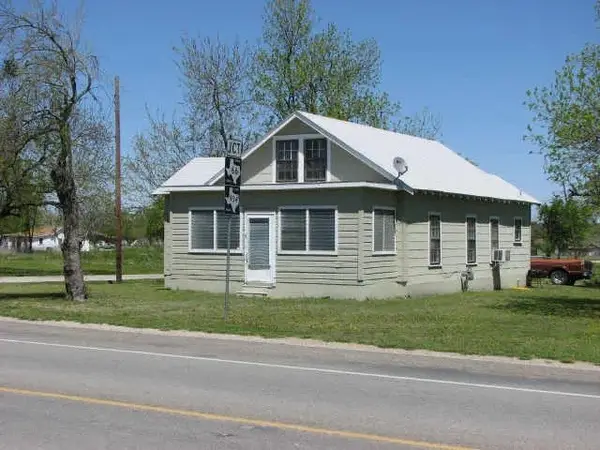401 N Hill Street, Itasca, TX 76055