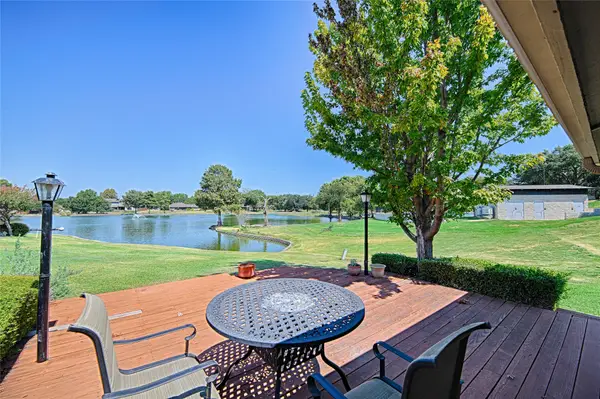 19 Country Lake Drive, Carrollton, TX 75006